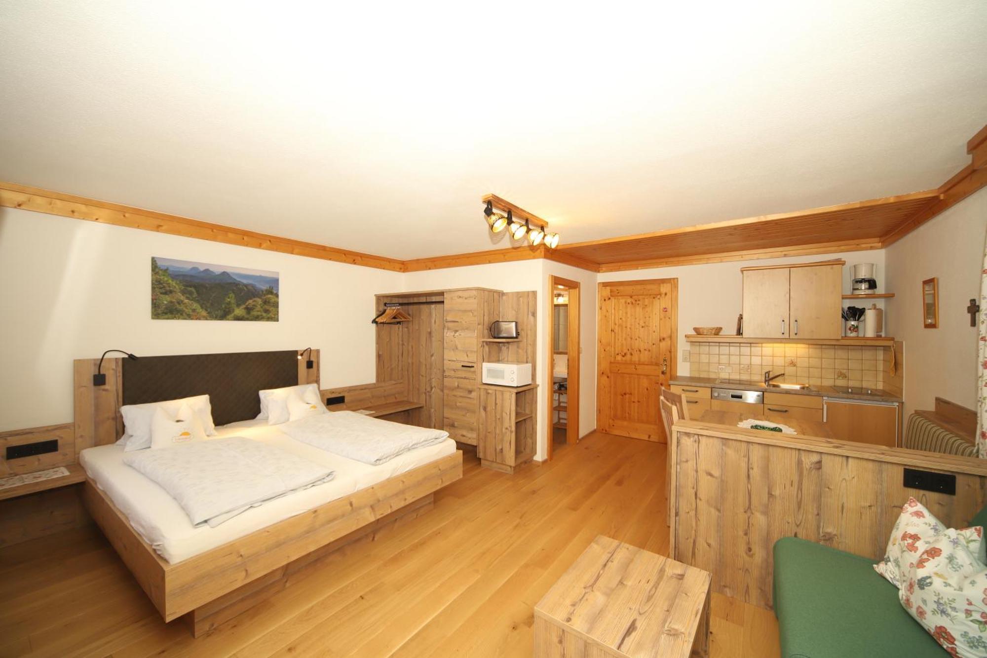 Linarhof Apartment Urlaub Am Bio Bauernhof Haus im Ennstal Exteriör bild