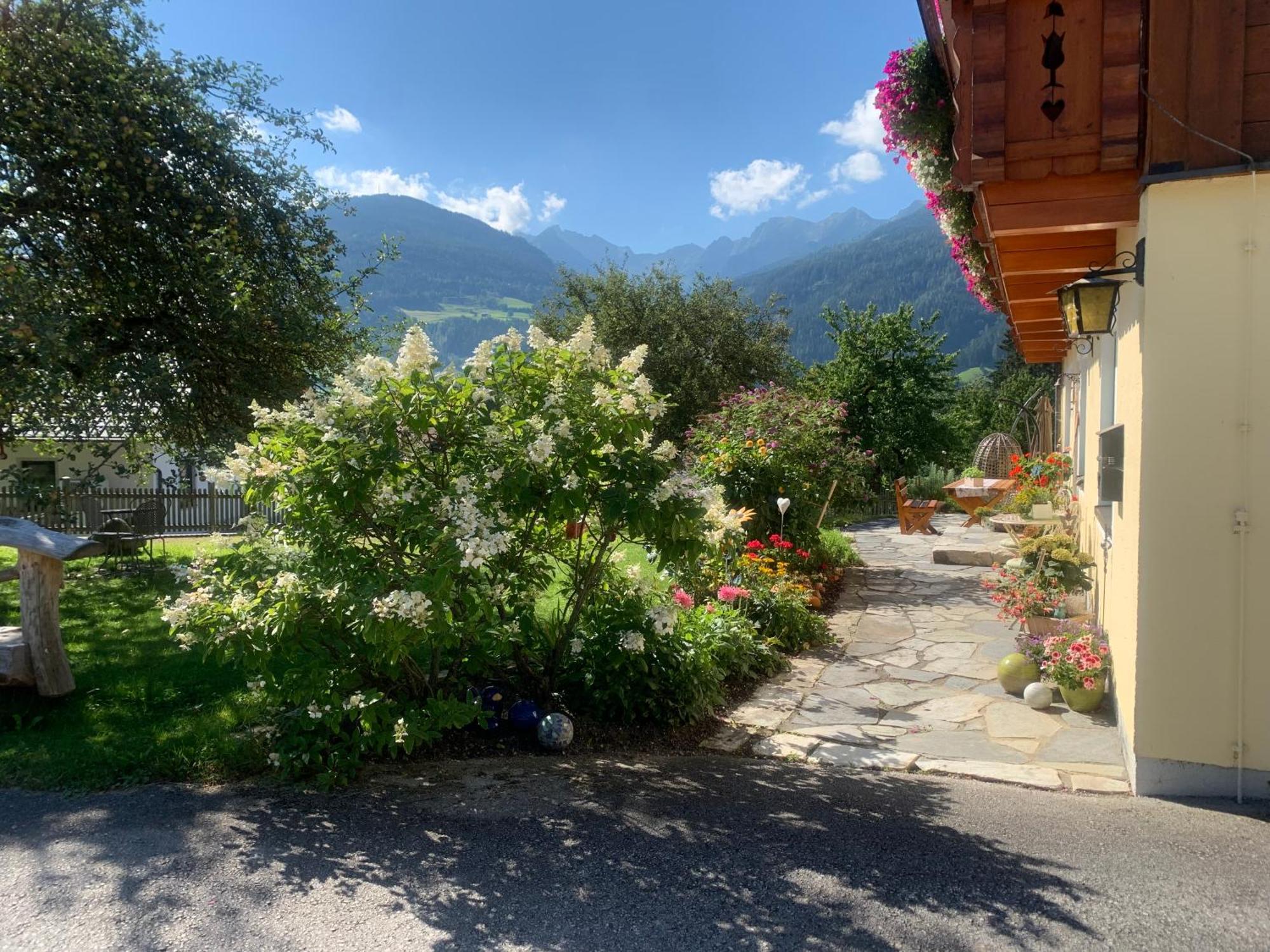 Linarhof Apartment Urlaub Am Bio Bauernhof Haus im Ennstal Exteriör bild