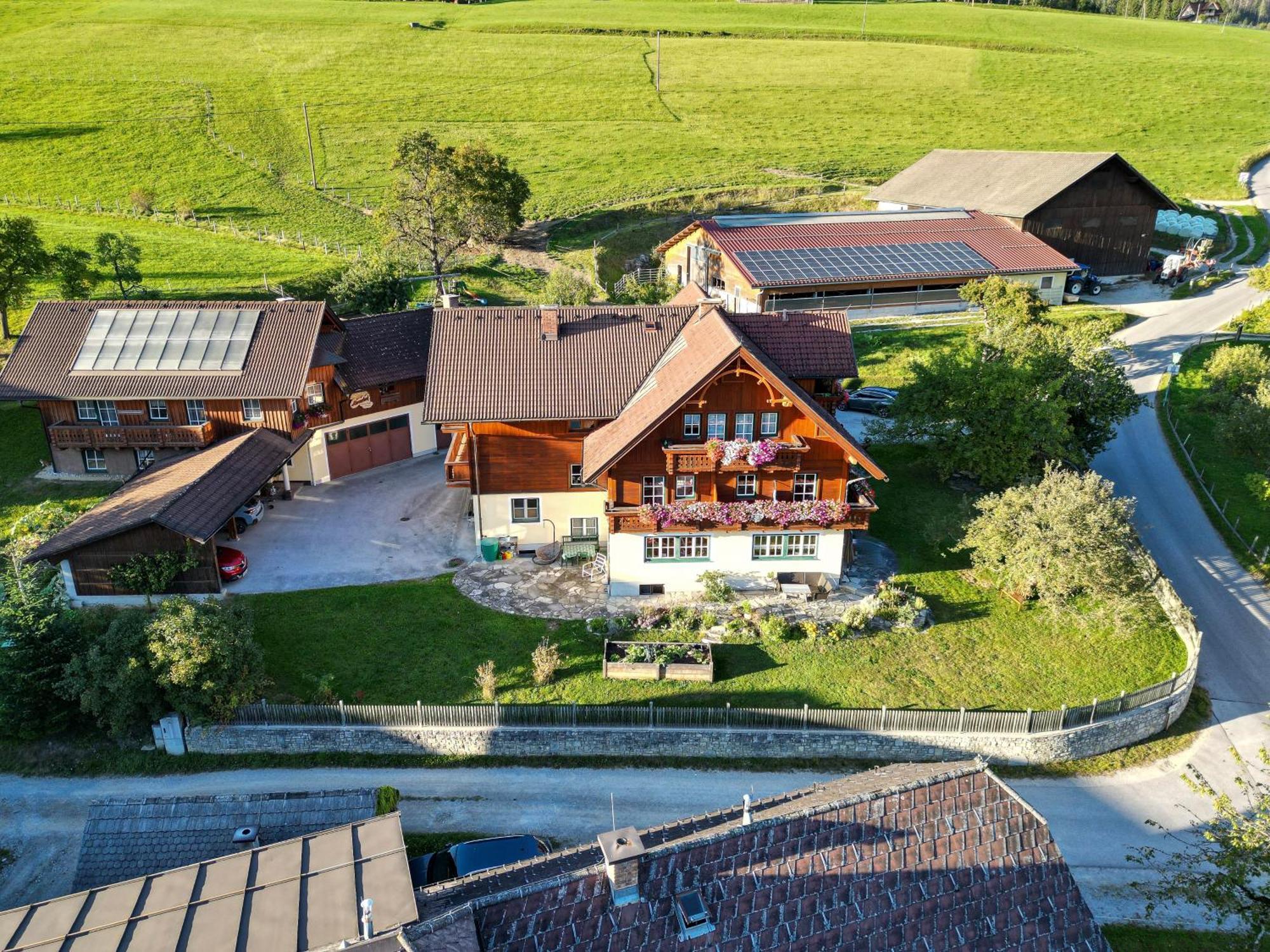 Linarhof Apartment Urlaub Am Bio Bauernhof Haus im Ennstal Exteriör bild