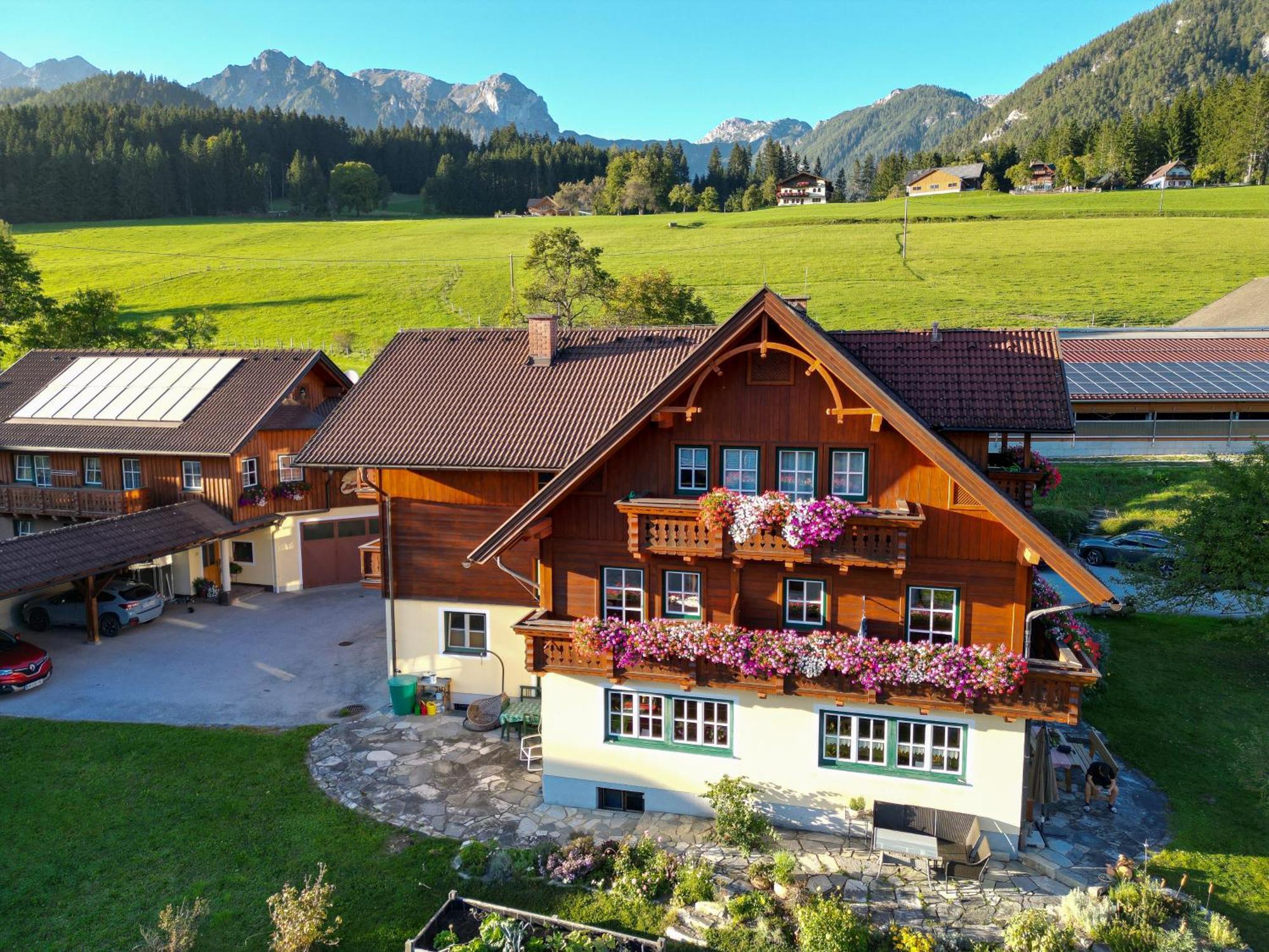 Linarhof Apartment Urlaub Am Bio Bauernhof Haus im Ennstal Exteriör bild