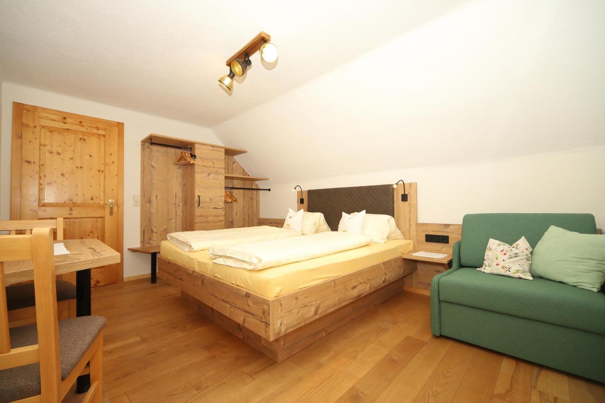 Linarhof Apartment Urlaub Am Bio Bauernhof Haus im Ennstal Exteriör bild