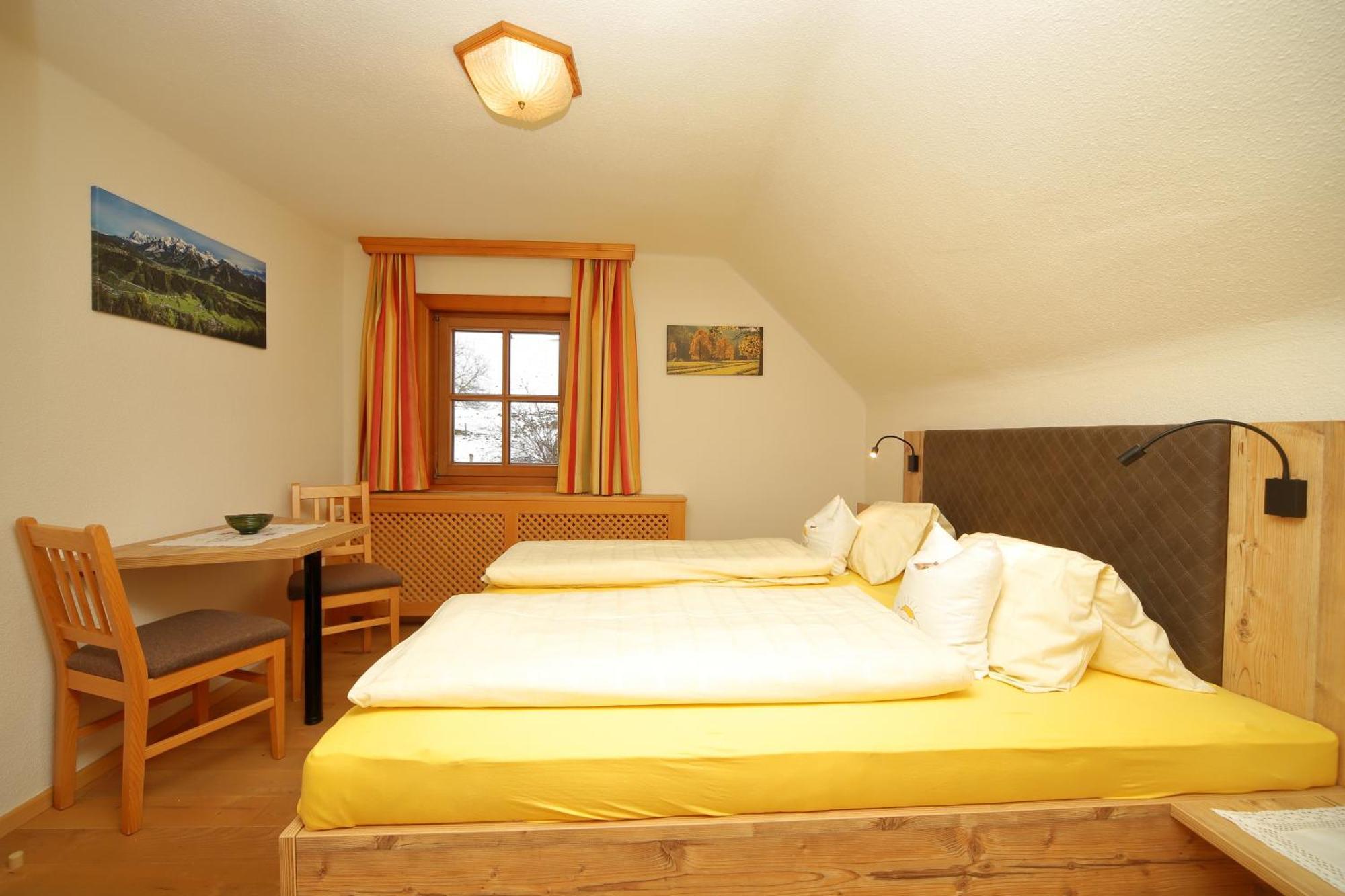 Linarhof Apartment Urlaub Am Bio Bauernhof Haus im Ennstal Exteriör bild