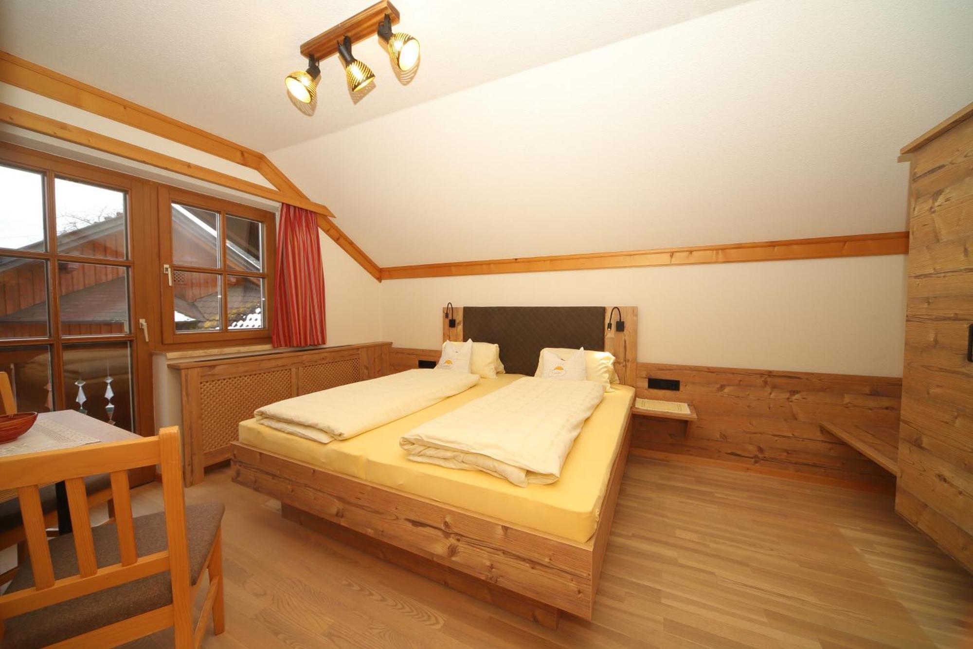 Linarhof Apartment Urlaub Am Bio Bauernhof Haus im Ennstal Exteriör bild