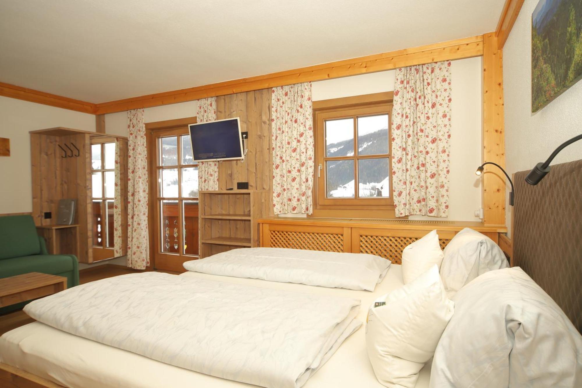 Linarhof Apartment Urlaub Am Bio Bauernhof Haus im Ennstal Exteriör bild